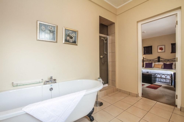 Hotel 18 Burlington B&B and Conference Venue (Newlands)